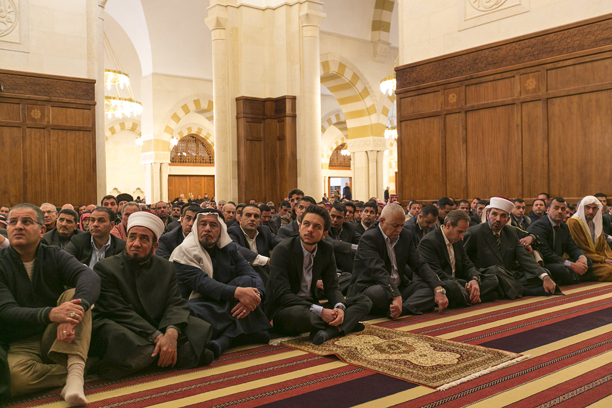 Crown Prince Performs Friday Prayers At King Hussein Mosque 