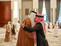 ولي العهد يقدم العزاء إلى أمير دولة قطر بوفاة الشيخ حمد