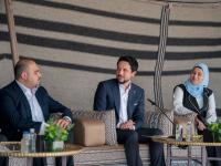 ولي العهد يلتقي شبابا وشابات من محافظة العقبة