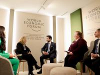 ولي العهد يلتقي في دافوس رئيسة البنك الأوروبي للاستثمار ورؤساء تنفيذيين ومؤسسي شركات عالمية