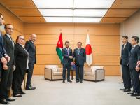 ولي العهد يلتقي رئيس الوزراء الياباني في طوكيو