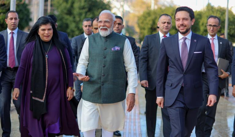 ولي العهد يصطحب رئيس الوزراء الهندي في زيارة إلى متحف الأردن