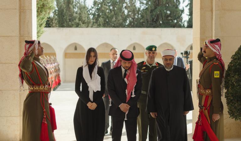 نائب الملك يزور ضريح المغفور له الملك الحسين