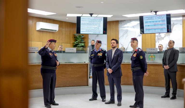 ولي العهد يزور مديرية الدفاع المدني