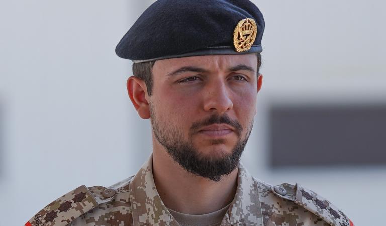 نائب الملك يهاتف قائد قوة المستشفى الميداني الأردني في غزة ويطمئن على طاقم البعثة