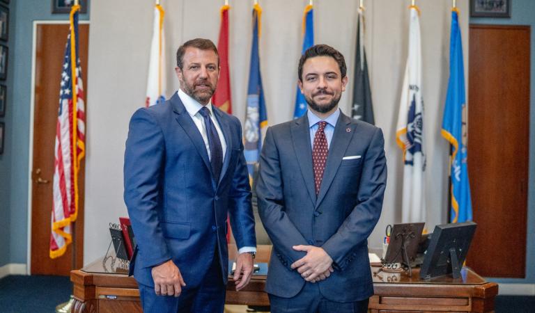 ولي العهد يبحث مع أعضاء في الكونغرس الأمريكي التطورات في المنطقة وجهود استعادة الاستقرار فيها