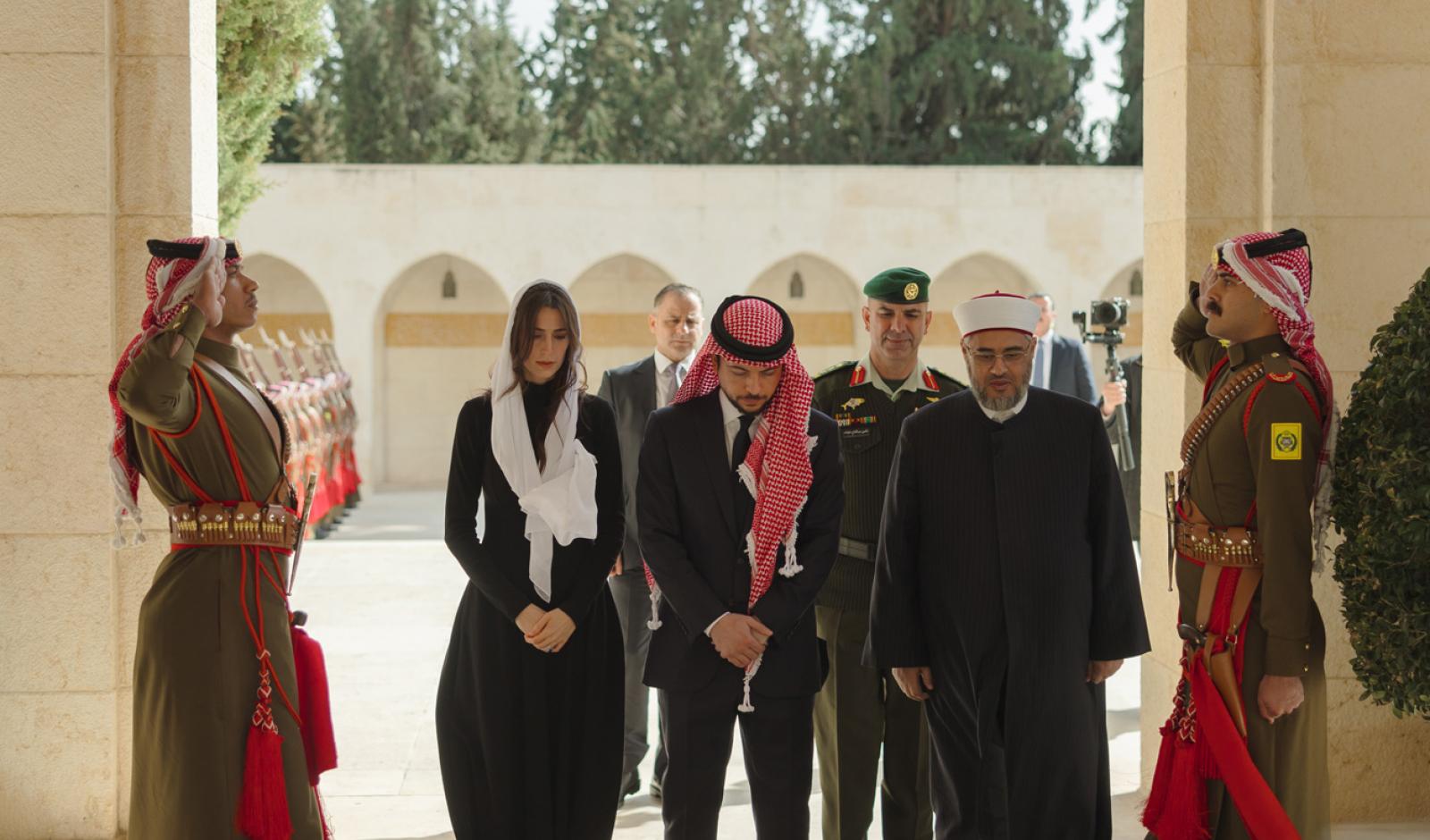 نائب الملك يزور ضريح المغفور له الملك الحسين