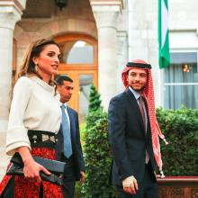 جلالة الملكة رانيا العبدالله وسمو الأمير الحسين بن عبدالله الثاني، ولي العهد خلال الاحتفال بعيد الاستقلال الـ 69 -  أيار 2015