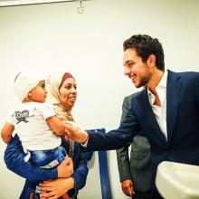 سمو الأمير الحسين بن عبدالله الثاني، ولي العهد، يزور المستفيدين من زراعة القواقع في مستشفى الملكة رانيا للأطفال -حزيران 2015
