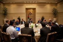 سمو الأمير الحسين بن عبدالله الثاني، ولي العهد، يلتقي أعضاء لجنة مبادرة "قصي"- كانون الثاني- ٢٠١٤