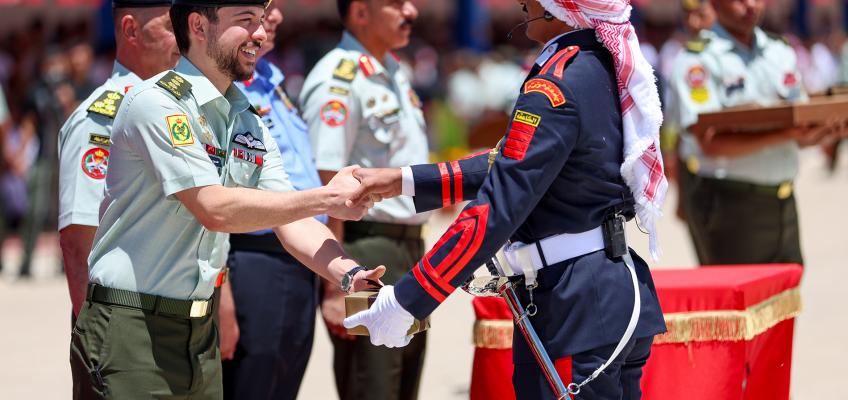 مندوبا عن الملك، ولي العهد يرعى حفل تخريج الفوج الـ 33 من الجناح العسكري بجامعة مؤتة