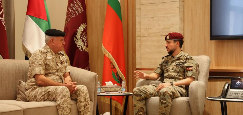 ولي العهد يزور القيادة العامة للقوات المسلحة