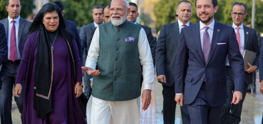 ولي العهد يصطحب رئيس الوزراء الهندي في زيارة إلى متحف الأردن