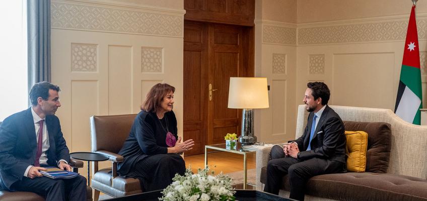 Deputising for King, Crown Prince meets with EU commissioner for Mediterranean 