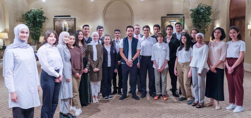 Crown Prince meets students who will compete in 2019 Intel Fair