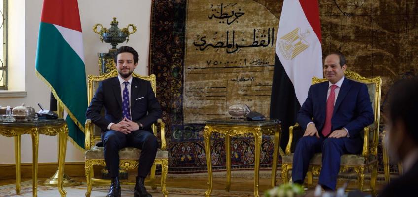 ولي العهد يلتقي الرئيس المصري في القاهرة