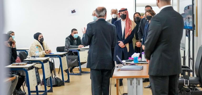 ولي العهد يزور معهد الإعلام الأردني