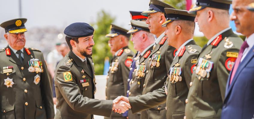 Regent attends investiture ceremony marking Army Day, Great Arab Revolt anniversary