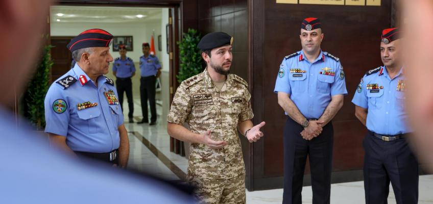 ولي العهد يزور مديرية الأمن العام ويثني على أداء منتسبيها