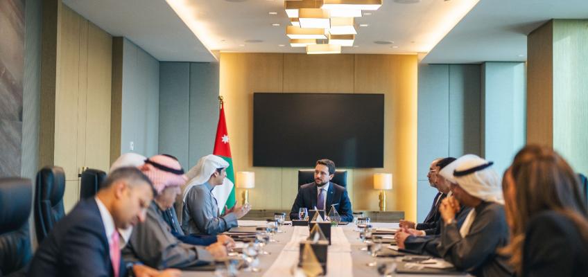 ولي العهد يلتقي قادة مؤسسات إعلامية كويتية